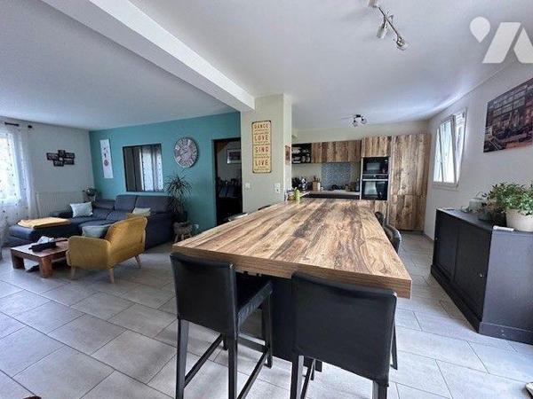  A VENDRE Maison individuelle, 5 chambres, construite en 2010, à FRANQUEVILLE-SAINT-PIERRE (765...