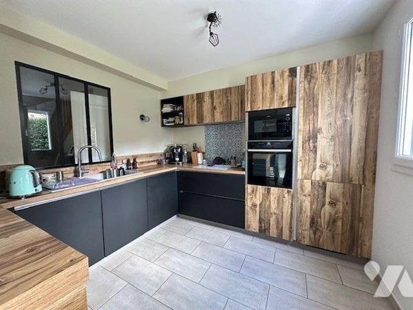  A VENDRE Maison individuelle, 5 chambres, construite en 2010, à FRANQUEVILLE-SAINT-PIERRE (765...