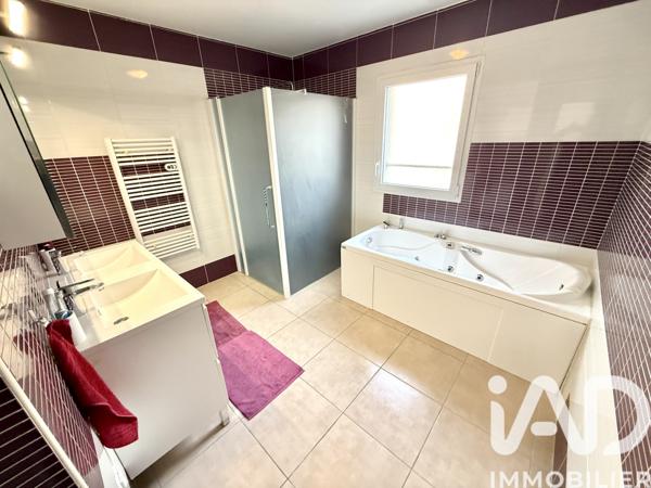 Maison à vendre 6 pièces 143 m² Montélimar