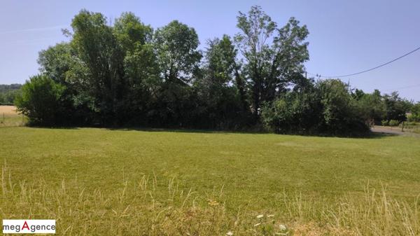 Terrain à Varennes-sur-Allier, 03150 - 1000m²