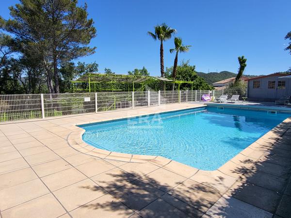 Vidauban 170m² 6 pièces, piscine, double garages, sur 2000m² de terrain