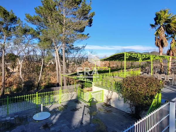 Vidauban 170m² 6 pièces, piscine, double garages, sur 2000m² de terrain