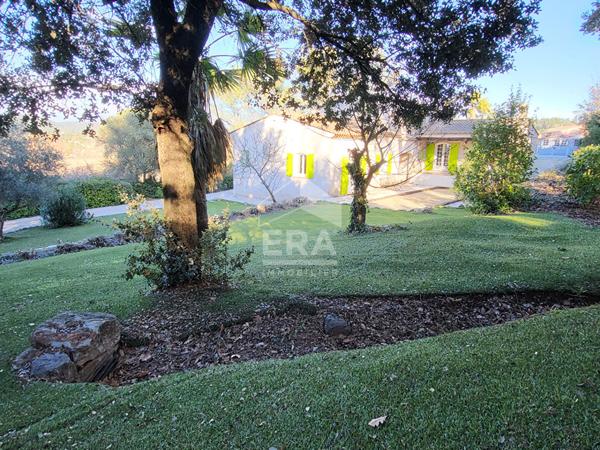 Vidauban 170m² 6 pièces, piscine, double garages, sur 2000m² de terrain