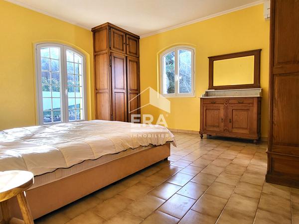 Vidauban 170m² 6 pièces, piscine, double garages, sur 2000m² de terrain