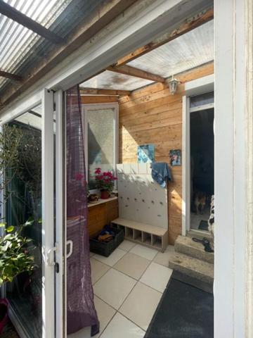 Charmante maison de village à Chezal-Benoît de 99 m2 3 chambres, dépendances et terrain potager