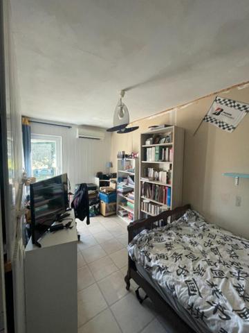 Charmante maison de village à Chezal-Benoît de 99 m2 3 chambres, dépendances et terrain potager