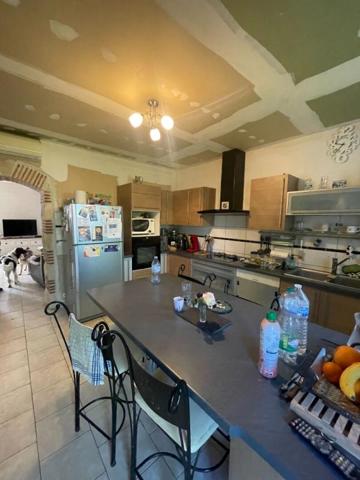 Charmante maison de village à Chezal-Benoît de 99 m2 3 chambres, dépendances et terrain potager