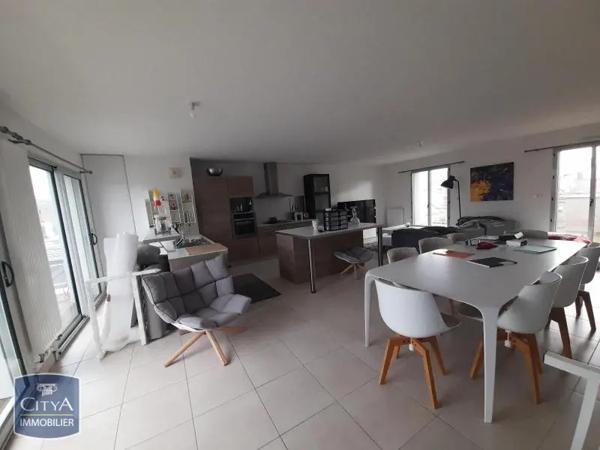 Appartement à louer 4 pièces 108.15m² Tours (37000)