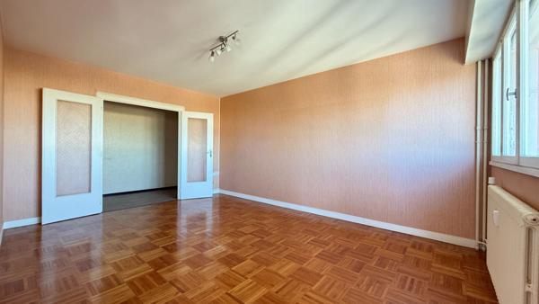 LA ROCHE SUR YON- proche du centre-ville : appartement T3 avec fort potentiel