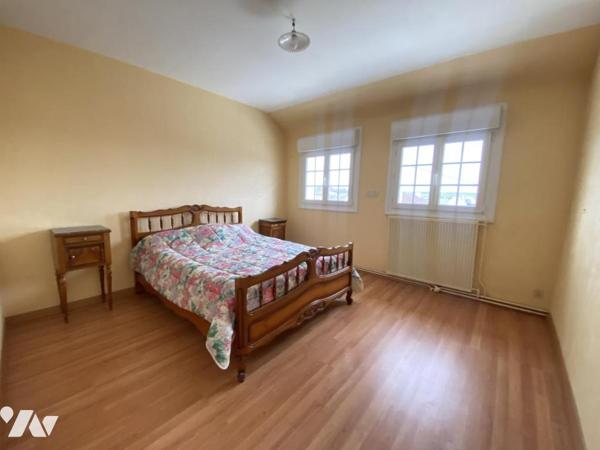 A VENDRE - MAISON INDIVIDUELLE - LE GENEST SAINT ISLE 