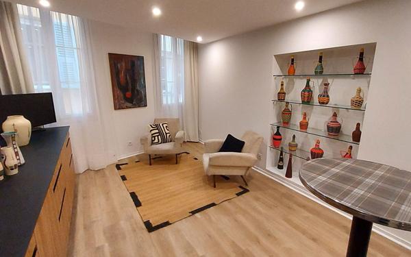 Appartement à vendre    2 pièces •  Nice