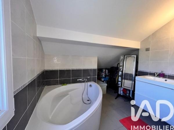 Maison à vendre 6 pièces 132 m² Valgelon-La Rochette