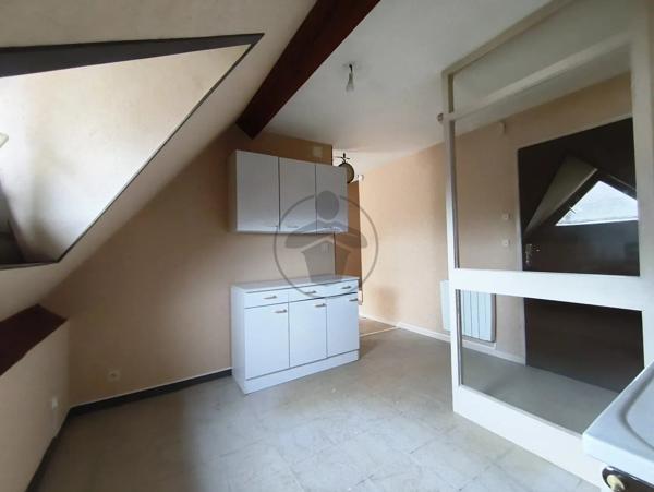 Location                                                      Appartement
                        
                     2 pièces                      37 m2                     à Baume-les-Dames