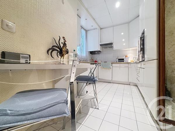 Appartement F6 à vendre  6 pièces - 123,46 m 2   PARIS  - 75011