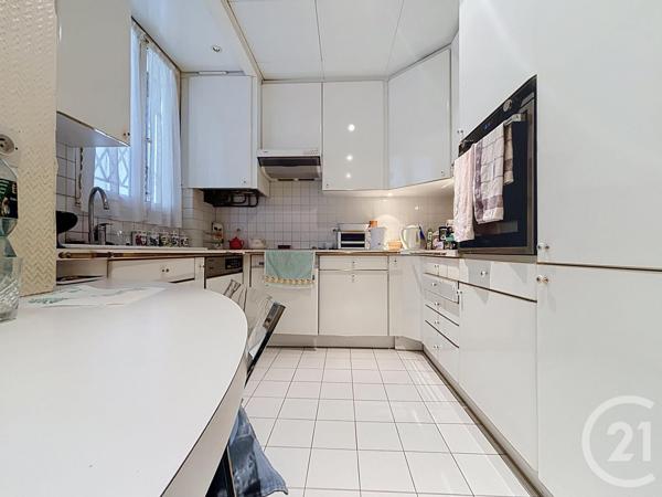 Appartement F6 à vendre  6 pièces - 123,46 m 2   PARIS  - 75011