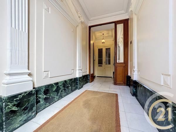 Appartement F6 à vendre  6 pièces - 123,46 m 2   PARIS  - 75011