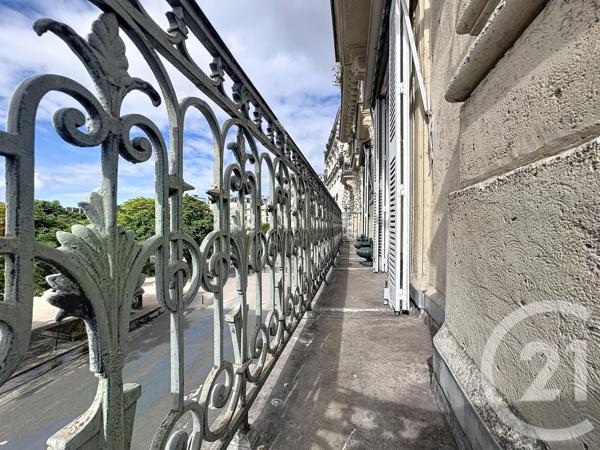 Appartement F6 à vendre  6 pièces - 123,46 m 2   PARIS  - 75011