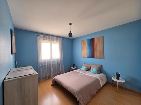 Maison familiale avec garages, à 15 min à pied de la gare du Mans