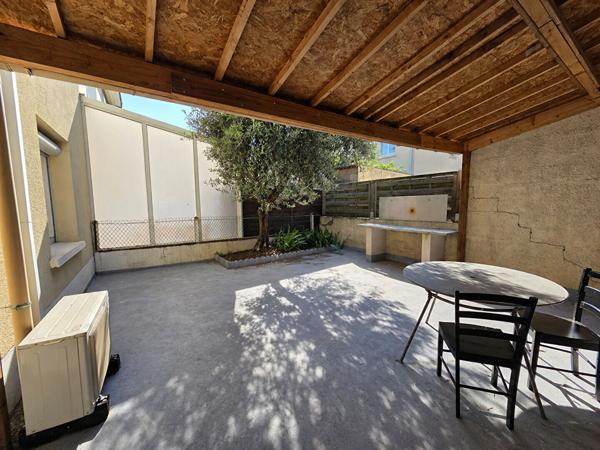 Maison familiale avec garages, à 15 min à pied de la gare du Mans
