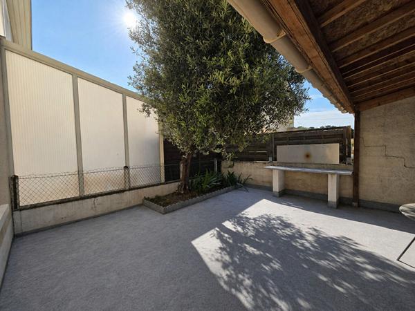 Maison familiale avec garages, à 15 min à pied de la gare du Mans