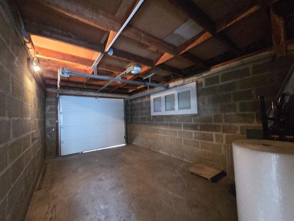 Maison familiale avec garages, à 15 min à pied de la gare du Mans