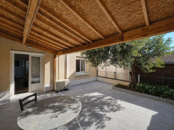 Maison familiale avec garages, à 15 min à pied de la gare du Mans