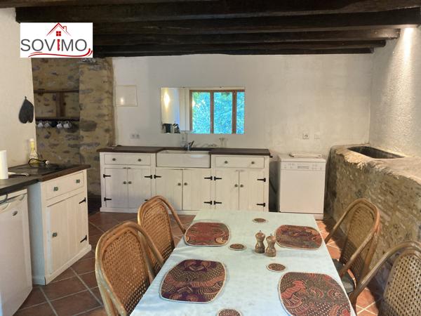 DANS UN CADRE EXCEPTIONNEL, ANCIEN MOULIN DU XVIIe siècle AVEC MAISON, GITE, TERRAIN BORD RIVIÈRE