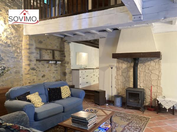 DANS UN CADRE EXCEPTIONNEL, ANCIEN MOULIN DU XVIIe siècle AVEC MAISON, GITE, TERRAIN BORD RIVIÈRE
