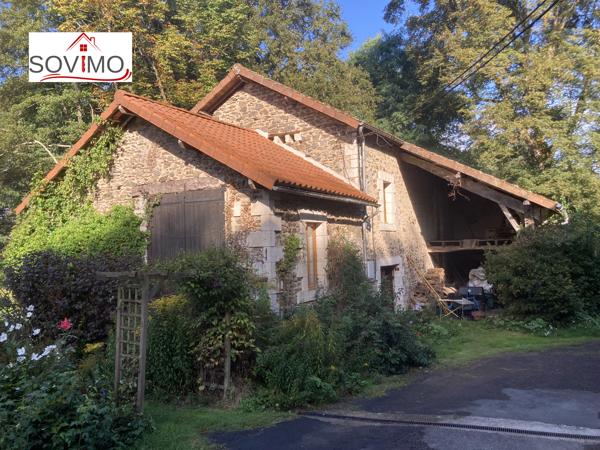 DANS UN CADRE EXCEPTIONNEL, ANCIEN MOULIN DU XVIIe siècle AVEC MAISON, GITE, TERRAIN BORD RIVIÈRE