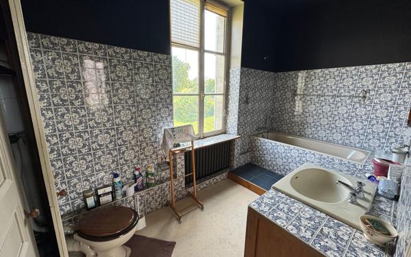 Maison à vendre    7 pièces •  Coulonges-les-Sablons