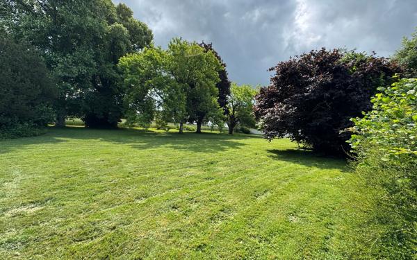 Maison à vendre    7 pièces •  Coulonges-les-Sablons