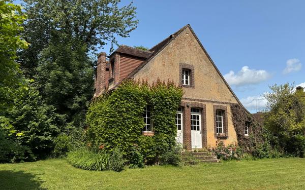 Maison à vendre    7 pièces •  Coulonges-les-Sablons