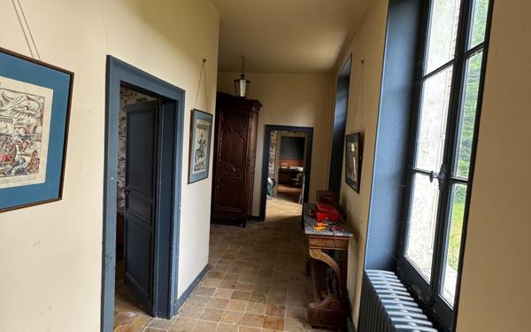 Maison à vendre    7 pièces •  Coulonges-les-Sablons