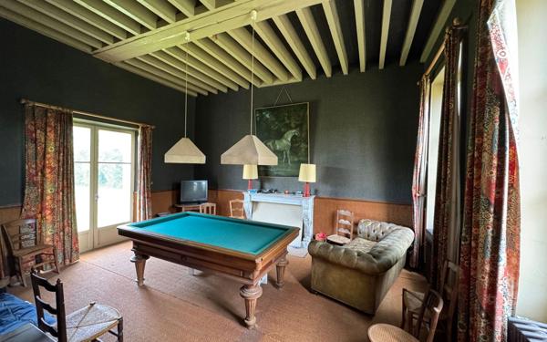 Maison à vendre    7 pièces •  Coulonges-les-Sablons