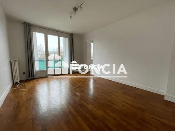 Location Appartement 4 pièces 64.9 m² - 52 AVENUE CARNOT Croissy Sur Seine 78290