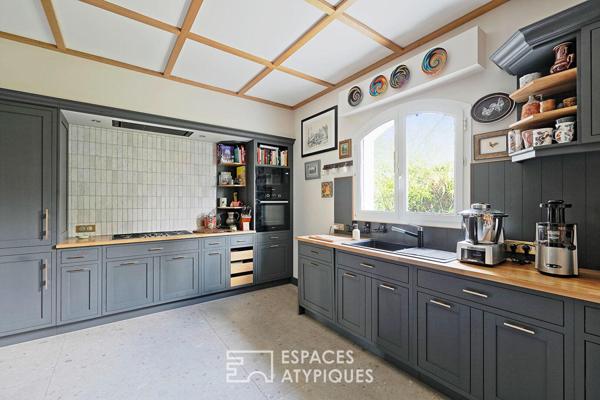La maison contemporaine avec espace bien être et jardin paysagé