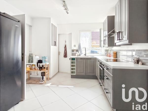 Maison à vendre 5 pièces 99 m² Savigny-le-Temple