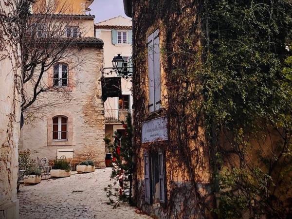 À VENDRE : Magnifique Maison de caractère au Cœur de Saignon, Luberon