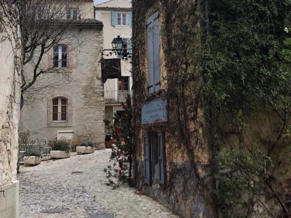 À VENDRE : Magnifique Maison de caractère au Cœur de Saignon, Luberon