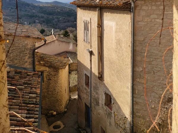 À VENDRE : Magnifique Maison de caractère au Cœur de Saignon, Luberon