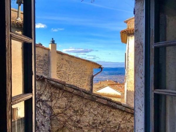 À VENDRE : Magnifique Maison de caractère au Cœur de Saignon, Luberon