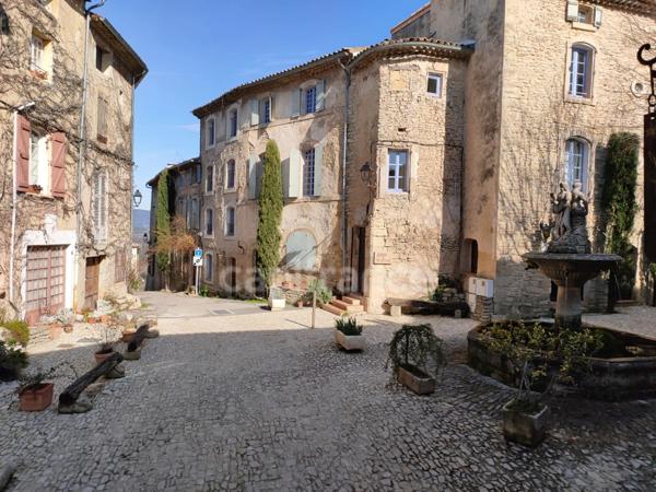 À VENDRE : Magnifique Maison de caractère au Cœur de Saignon, Luberon