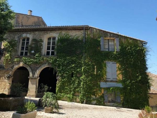 À VENDRE : Magnifique Maison de caractère au Cœur de Saignon, Luberon