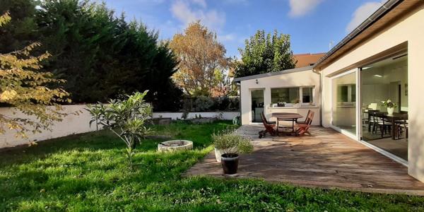 A vendre MONTESSON Centre ouest maison 6 chambres, 200 m², terrasse, jardin