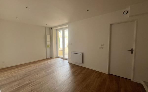 Appartement à louer    2 pièces • 40,22 m2 Saint-Laurent-sur-Saône