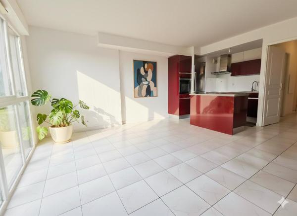Appartement T3 de 63m² dans une résidence sécurisée avec une vue imprenable , Floirac Appartement T3 de 63m² dans une résidence sécurisée avec une vue imprenable , Floirac