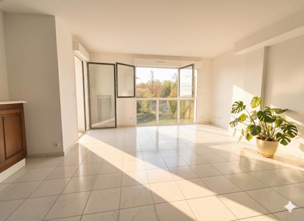 Appartement T3 de 63m² dans une résidence sécurisée avec une vue imprenable , Floirac Appartement T3 de 63m² dans une résidence sécurisée avec une vue imprenable , Floirac
