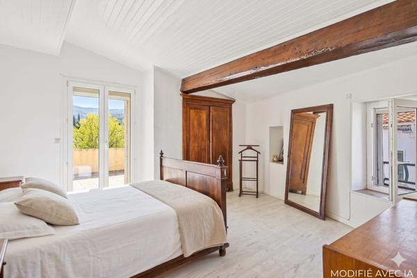 Vaste maison de village de 175 m2 avec immense garage, terrasse panoramique de 40 m2 et jardin - Saint-Paul-de-Fenouillet