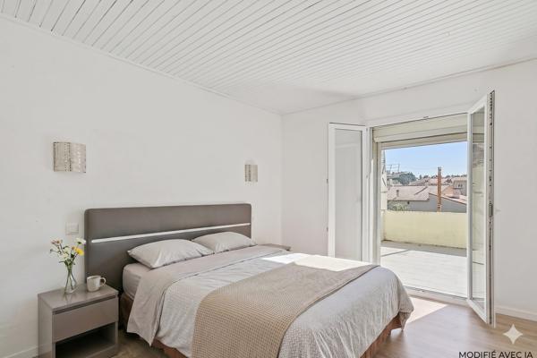 Vaste maison de village de 175 m2 avec immense garage, terrasse panoramique de 40 m2 et jardin - Saint-Paul-de-Fenouillet