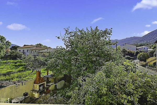 Vaste maison de village de 175 m2 avec immense garage, terrasse panoramique de 40 m2 et jardin - Saint-Paul-de-Fenouillet